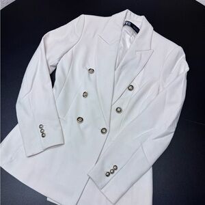 Zara White Double-Breasted Blazer